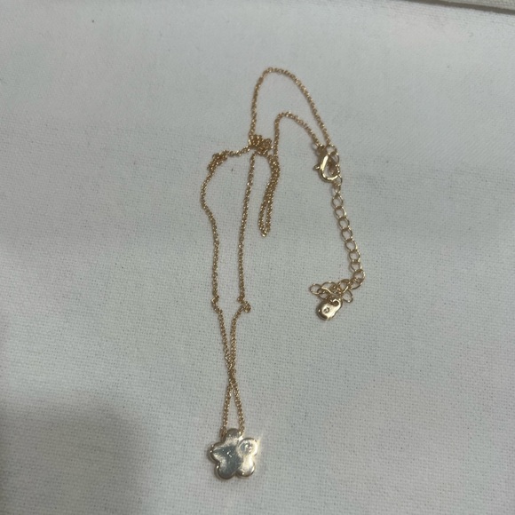 NOIR GOLD FLOWER NECKLACE - Picture 2 of 5